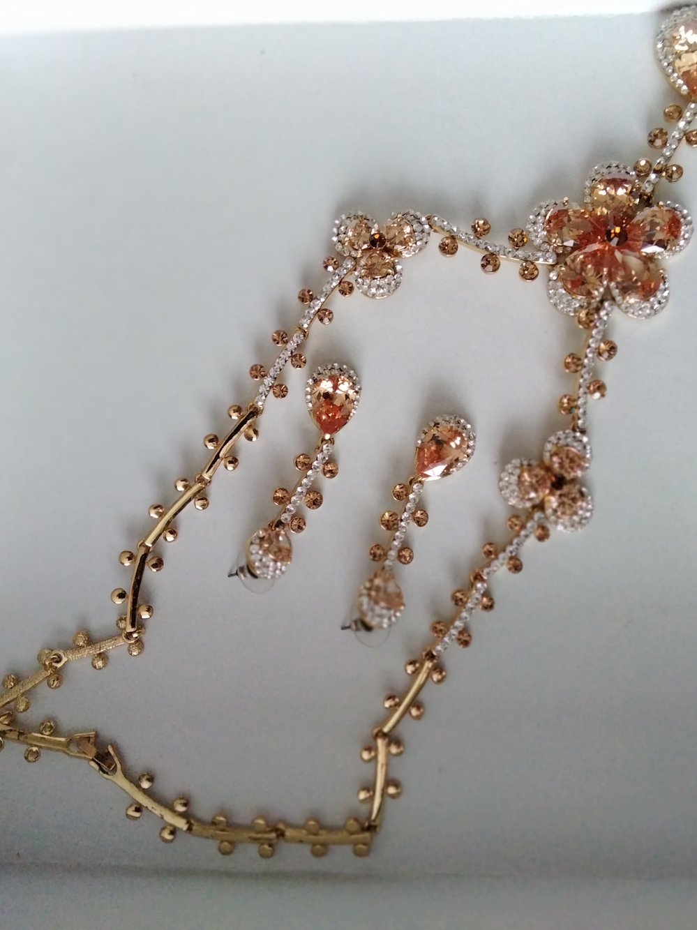 Samantha Thavasa rose gold floral crystal necklace and earring set